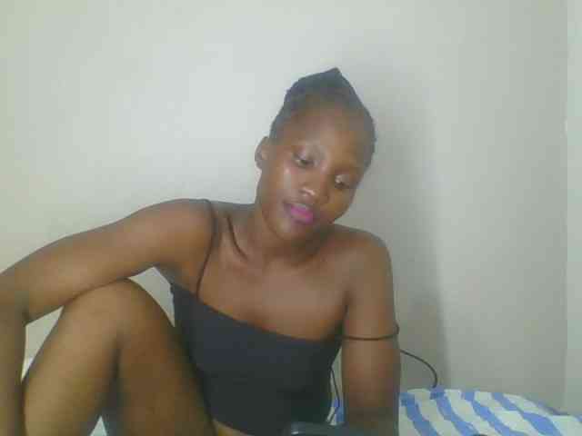 Smilingbeibylove webcam