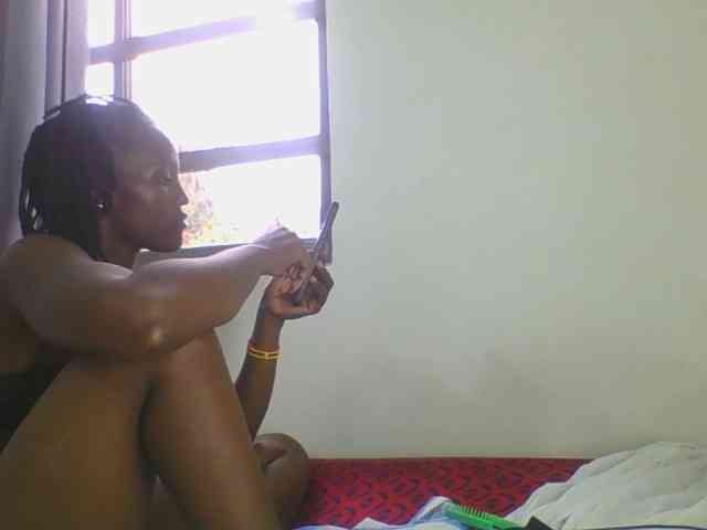 Smilingbeibylove webcam