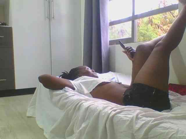 Smilingbeibylove webcam
