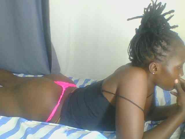 Smilingbeibylove webcam