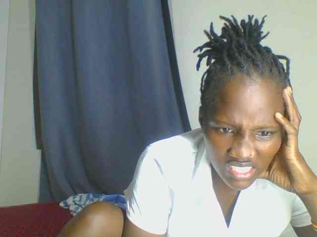Smilingbeibylove webcam