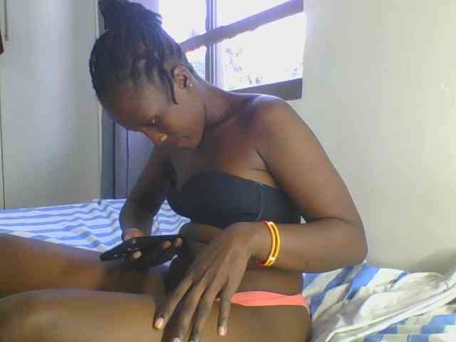 Smilingbeibylove webcam