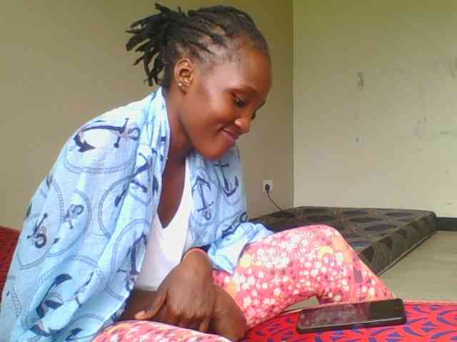 Smilingbeibylove webcam
