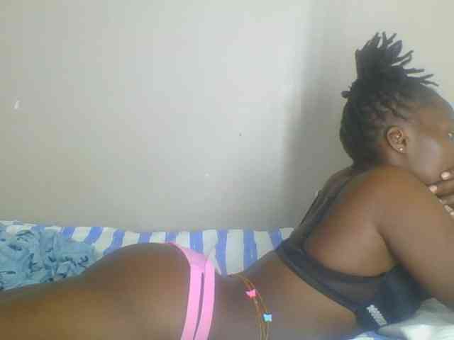 Smilingbeibylove webcam
