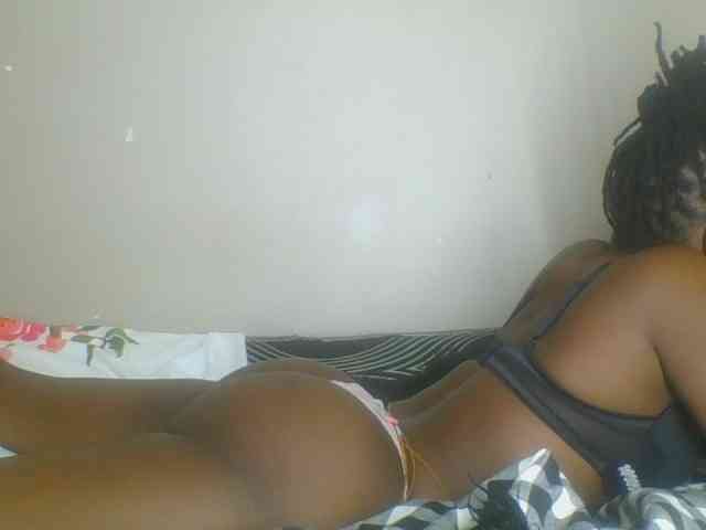 Smilingbeibylove webcam