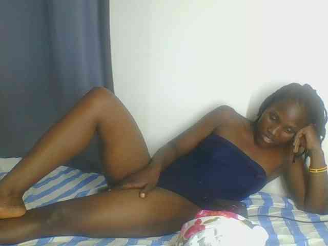 Smilingbeibylove webcam