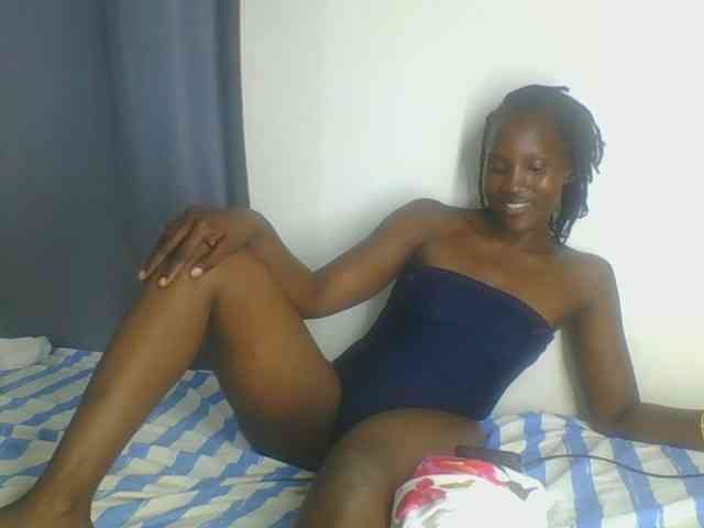 Smilingbeibylove webcam