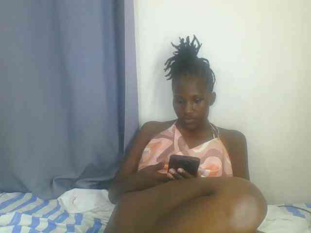 Smilingbeibylove webcam