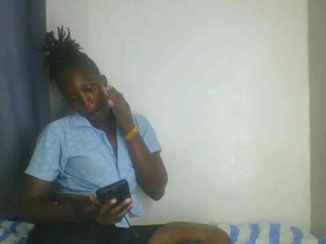 Smilingbeibylove webcam