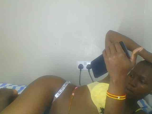 Smilingbeibylove webcam