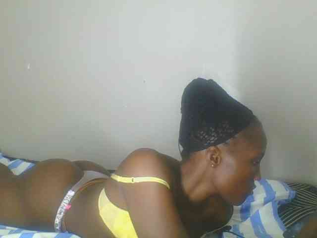Smilingbeibylove webcam