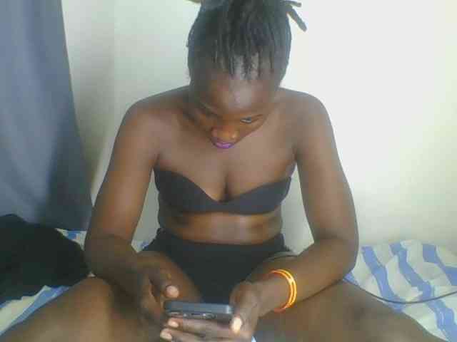 Smilingbeibylove webcam