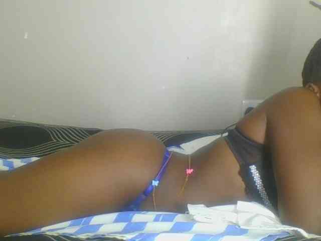 Smilingbeibylove webcam