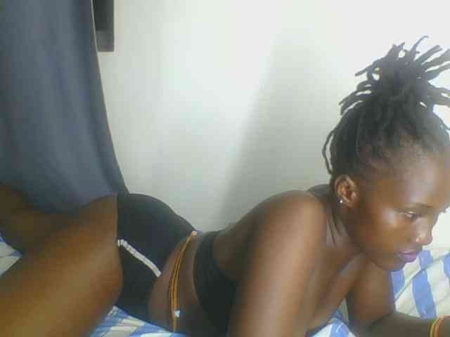 Smilingbeibylove webcam