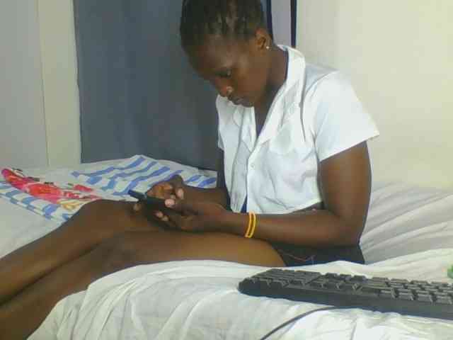 Smilingbeibylove webcam