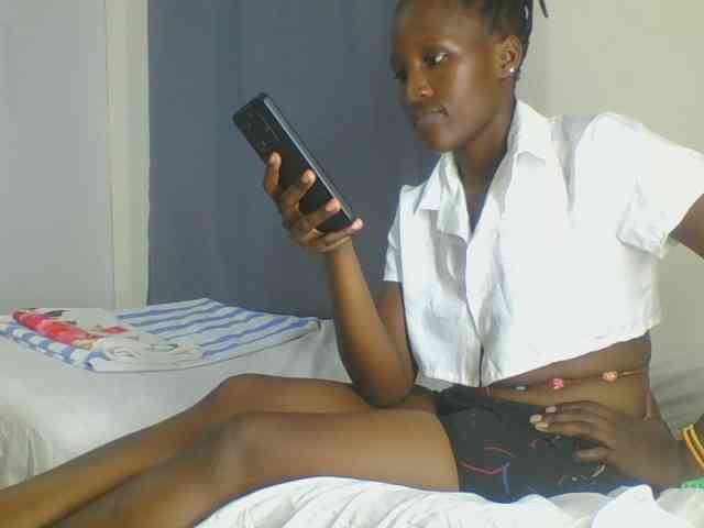 Smilingbeibylove webcam