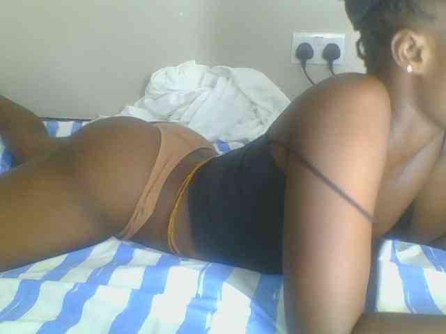 Smilingbeibylove webcam