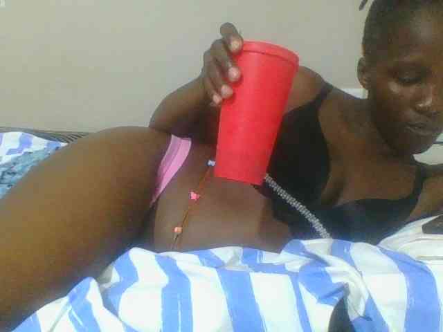 Smilingbeibylove webcam