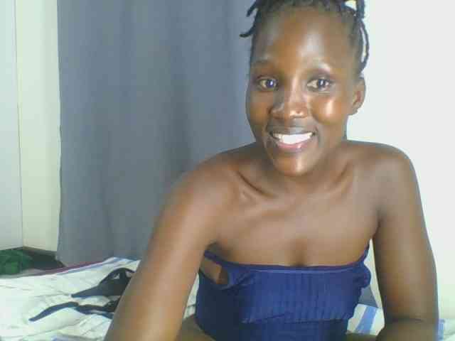 Smilingbeibylove webcam