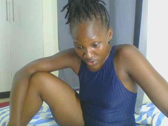 Smilingbeibylove webcam