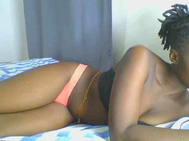 Smilingbeibylove webcam