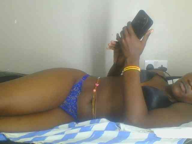 Smilingbeibylove webcam