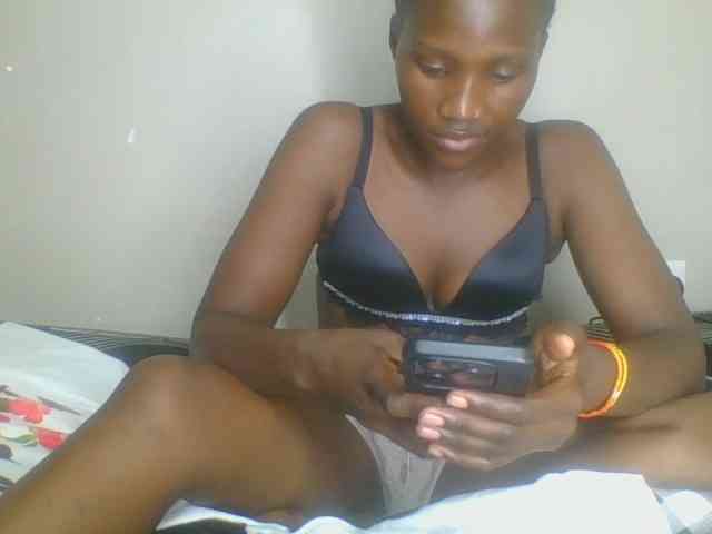 Smilingbeibylove webcam