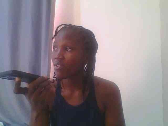 Smilingbeibylove webcam