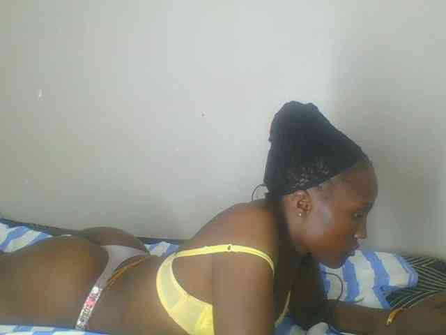Smilingbeibylove webcam