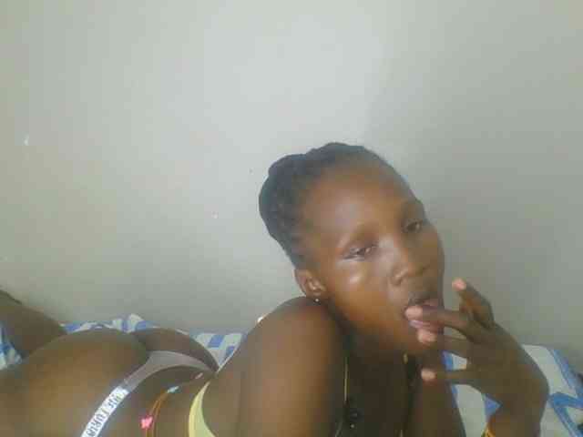 Smilingbeibylove webcam