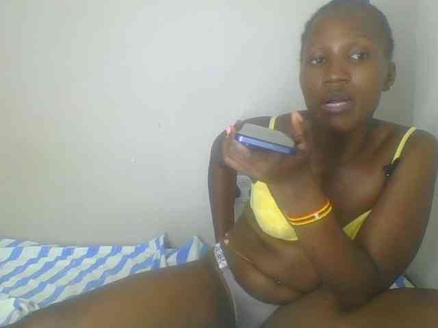Smilingbeibylove webcam