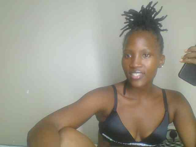 Smilingbeibylove webcam