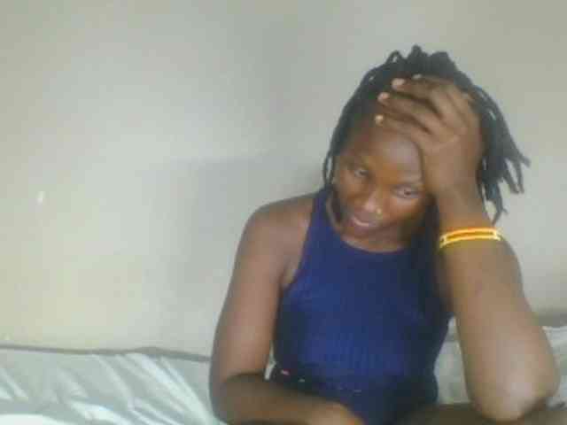 Smilingbeibylove webcam