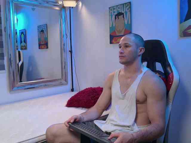 AxelFairchaild Sex Cam Show