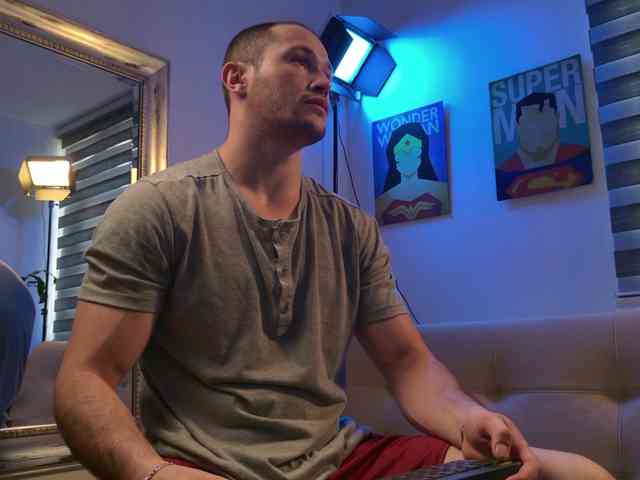 AxelFairchaild Sex Cam Show