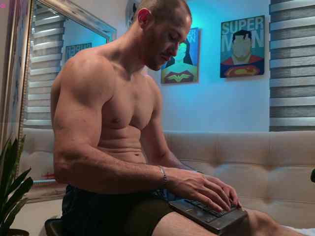 AxelFairchaild Sex Cam Show