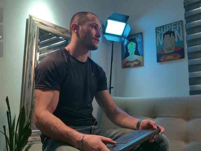 AxelFairchaild Sex Cam Show