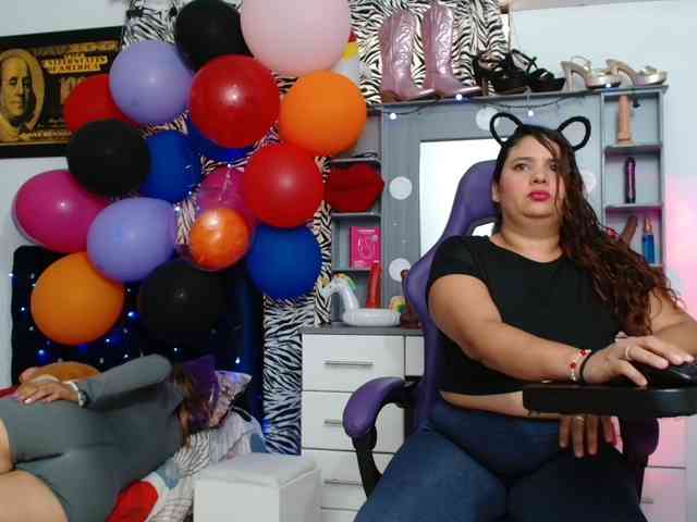 girls-kinky