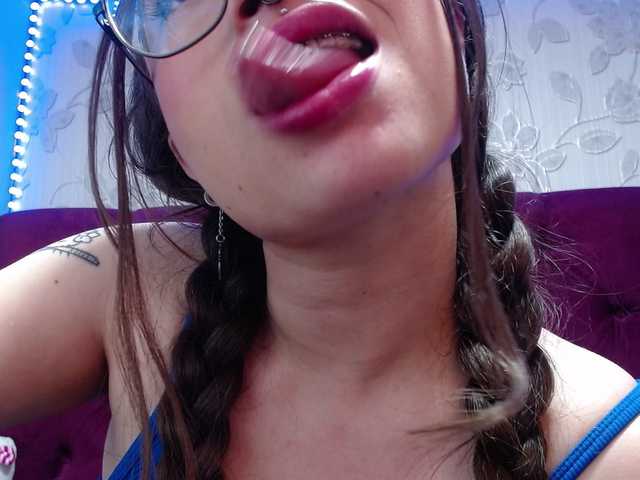 selenabustamante live webcam show