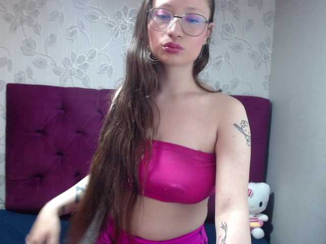 selenabustamante's BongaCams show and profile