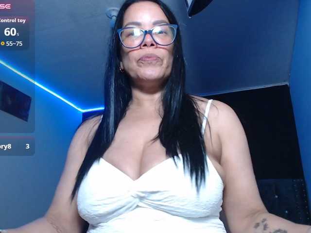 le modèle sofia-lopez70 est en webcam porno dans un show sur le site bongacams, il possède les tags suivants: Latino/Hispanic,Brunette,Trimmed