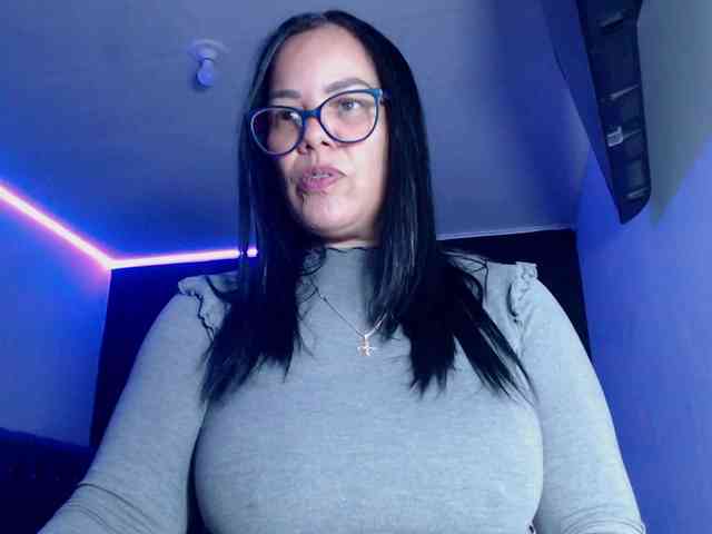 sofia-lopez70 webcam