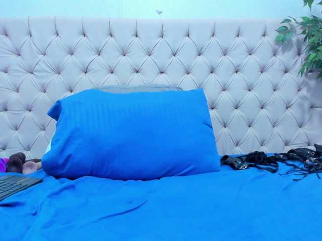 Anggie-Miller live cam on BongaCams
