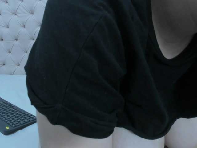 Anggie-Miller live cam on BongaCams