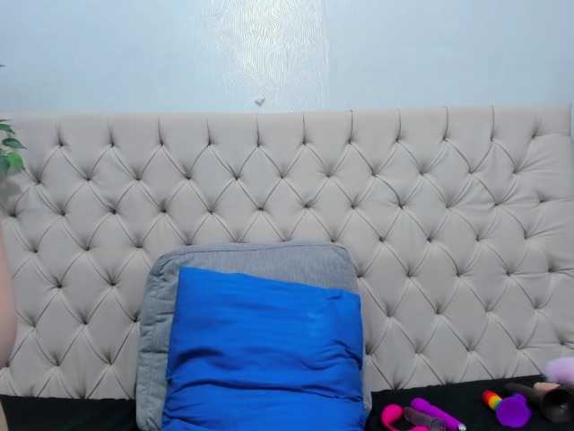 Anggie-Miller live cam on BongaCams
