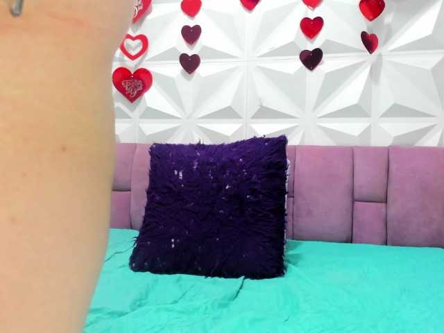 Anggie-Miller's BongaCams show and profile