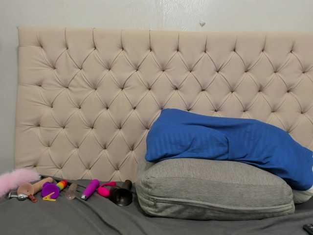 le modèle Anggie-Miller est en webcam porno dans un show sur le site bongacams, il possède les tags suivants: Latino/Hispanic,Brunette,Trimmed