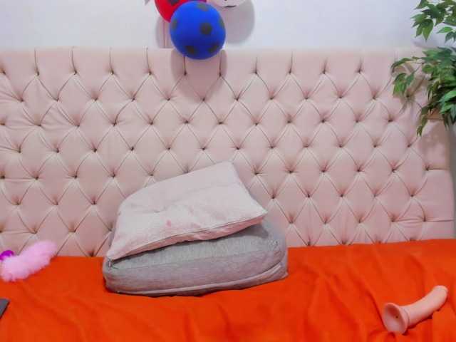 Anggie-Miller live cam on BongaCams