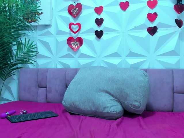 Anggie-Miller's BongaCams show and profile