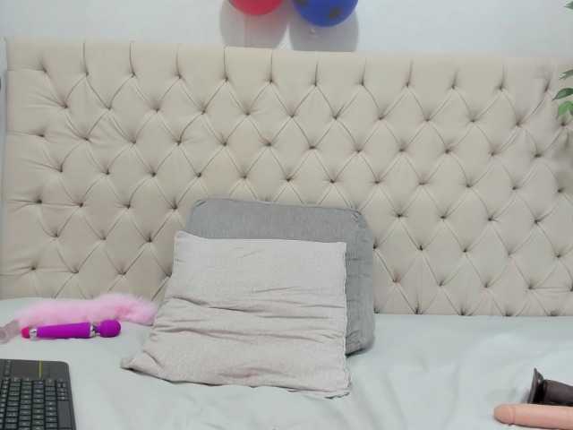 Anggie-Miller live cam on BongaCams